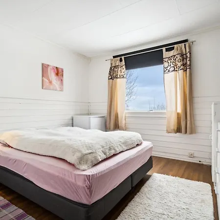 Cozy Flat Near Downtown * Harstad