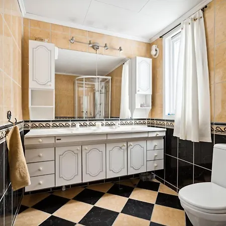 Daire Cozy Flat Near Downtown *